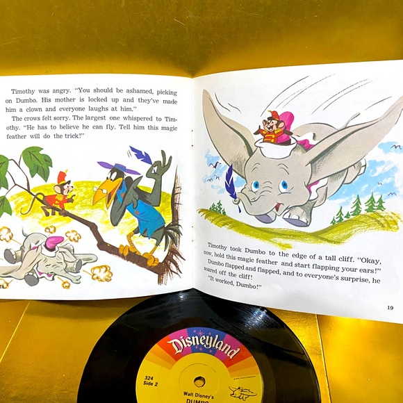 WALT DISNEY’S STORY OF DUMBO 1979 DISNEYLAND VINYL RECORD & 24p READ ALONG BOOK - Picture 3 of 16